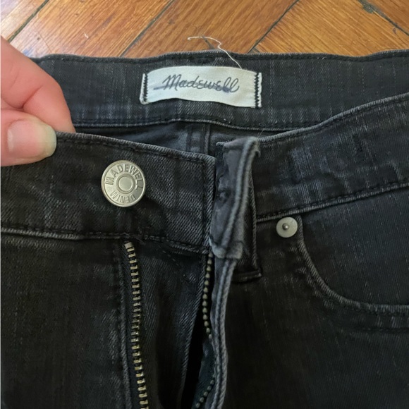 Madewell 9inch High Rise Skinny Jeans in black - Picture 3 of 7